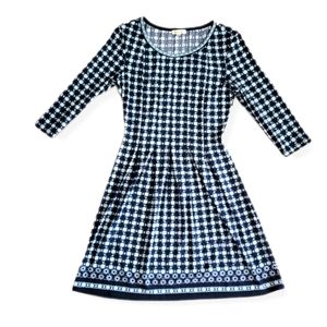 MAX STUDIO Mixed Print Sheath Flare Dress M Jersey Stretch small 3/4 Long Sleeve